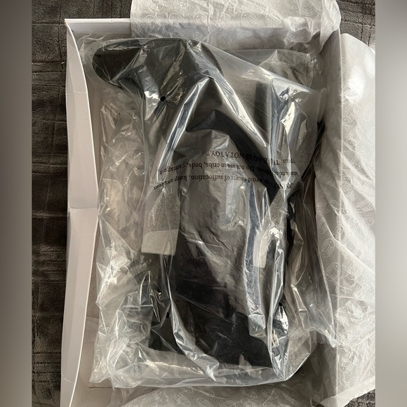 Steve Madden “Emotions” over the knee suede boots - Picture 3 of 4